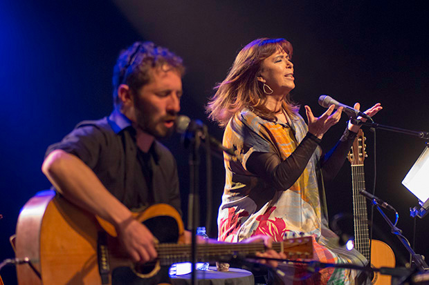 Maria del Mar Bonet y Borja Penalba presentaron su primer disco conjunto el pasado 31 de enero en el Teatre Joventut de L'Hospitalet de Llobregat (Barcelona), en el marco del BarnaSants. © Xavier Pintanel