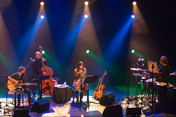 De izquierda a derecha: Borja Penalba, Toni Cuenca, Maria del Mar Bonet y Antonio Sánchez. © Xavier Pintanel