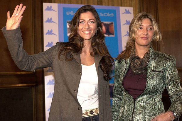 Marta Botía a la derecha y Marilia Casares a la izquierda, las dos componentes fundadoras de Ella Baila Sola. © EFE|Paco Torrente