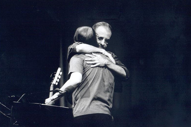 Silvio Rodríguez con Luis Eduardo Aute. © Roberto Coggiola