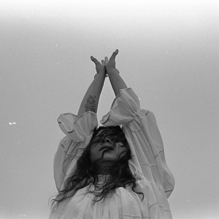 Portada del disco «Marchita» de Silvina Estrada.