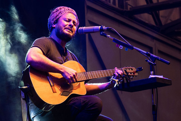 El músico insistió con el concepto que rige sus días y disparó: «No se puede escuchar más esta música increíble de nuestra tierra en ningún lado». © Camila Godoy