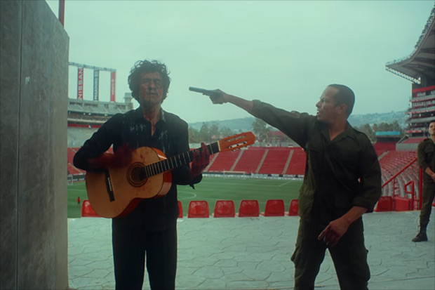 Fotograma del videoclip «This is Not America» de Residente.