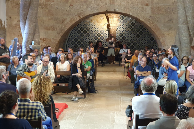 La cantautora catalana Raquel Lúa ofreció un emotivo, elegante y delicado concierto acompañada por un más que solvente Darío Barroso. Canciones con sabor a fado, flamenco y música de autor. © Xavier Pintanel