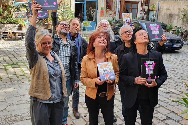 Los miembros de la Companyia Elèctrica Dharma en la rueda de prensa de ayer, 14 de marzo. © Xavier Pintanel