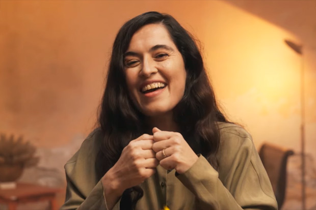 Sílvia Pérez Cruz en un fotograma del videoclip «La Flor».