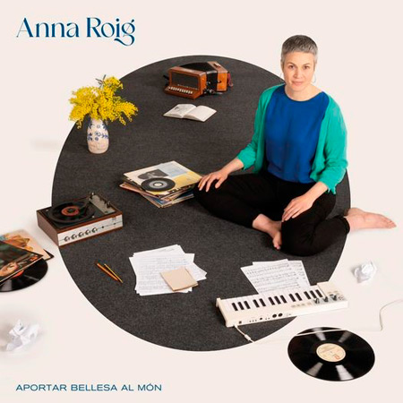 Portada del disco «Aportar bellesa al món» de Anna Roig.
