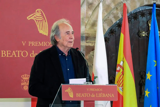 Joan Manuel Serrat, durante su discurso tras recoger el Premio Beato de Liébana. © EFE|Celia Agüero Pereda