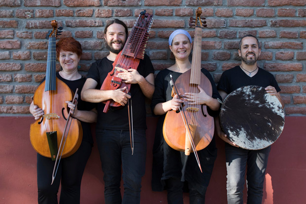 Ensamble La Misola. De izquierda a derecha: Gina Allende, Nano Stern, Florencia Bardavid y Cristian Carvacho.