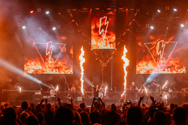 La Companyia Elèctrica Dharma celebra sus 50 años en el Palau Sant Jordi. © Nuka Comunicació|Gil Ayats