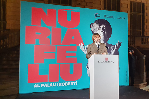 Òscar Dalmau, comisario de la exposición «Núria Feliu al Palau (Robert)». © Xavier Pintanel