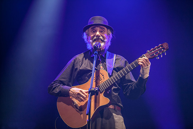 Roberto Darvin © García