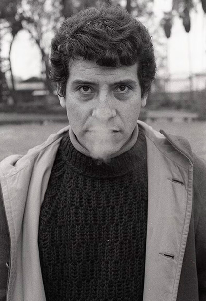 Víctor Jara en Casa de la Cultura de Ñuñoa (1968). © Hernán Quintana|Archivo de la Escena Teatral UC