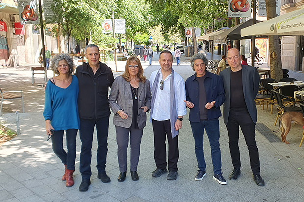 Ayer en Barcelona de izquierda a derecha: Tilda Espluga, Manolis Andraoulidakis, Maria del Mar Bonet, Kostas Triantafillidis, Juan Valderrama y Vicent Sanchis. © Xavier Pintanel