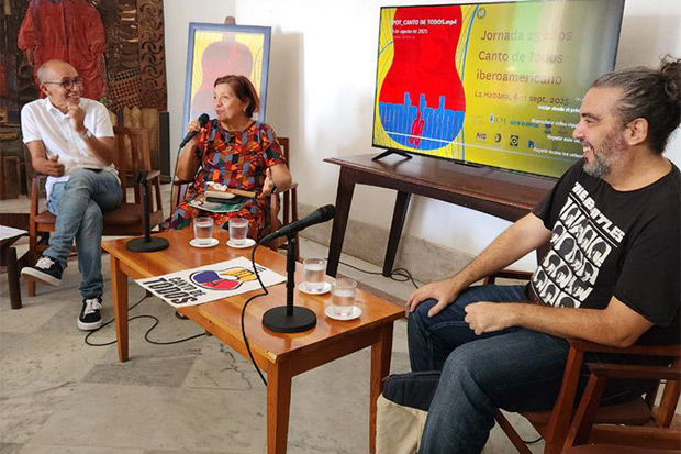 De izquierda a derecha: Iván Soca, María Elena Vinueza y Ariel Díaz. © Casa de las Américas