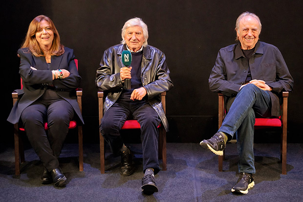 Maria del Mar Bonet, Joan Ramon Bonet y Joan Manuel Serrat en la rueda de prensa posterior al concierto. &copy; Xavier Pintanel