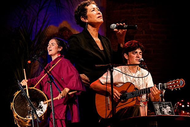 Carmen Aciar, Sandra Rehder y Manu Estrach. &copy; Carles Gr&agrave;cia Escarp