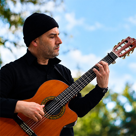 Alejandro Santiago.
